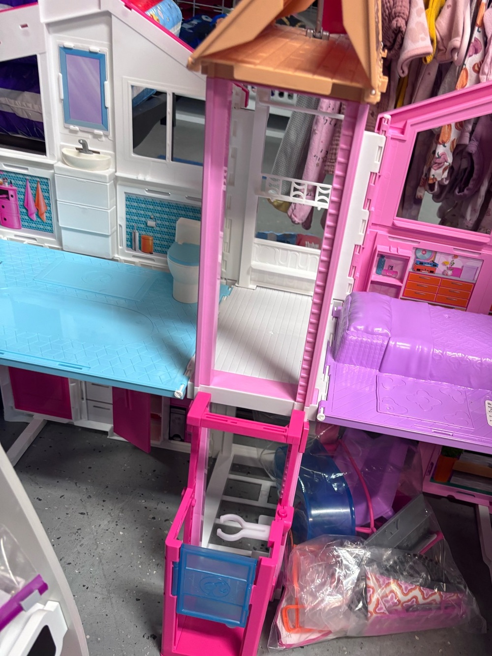 Foldable 2 story Barbie house
